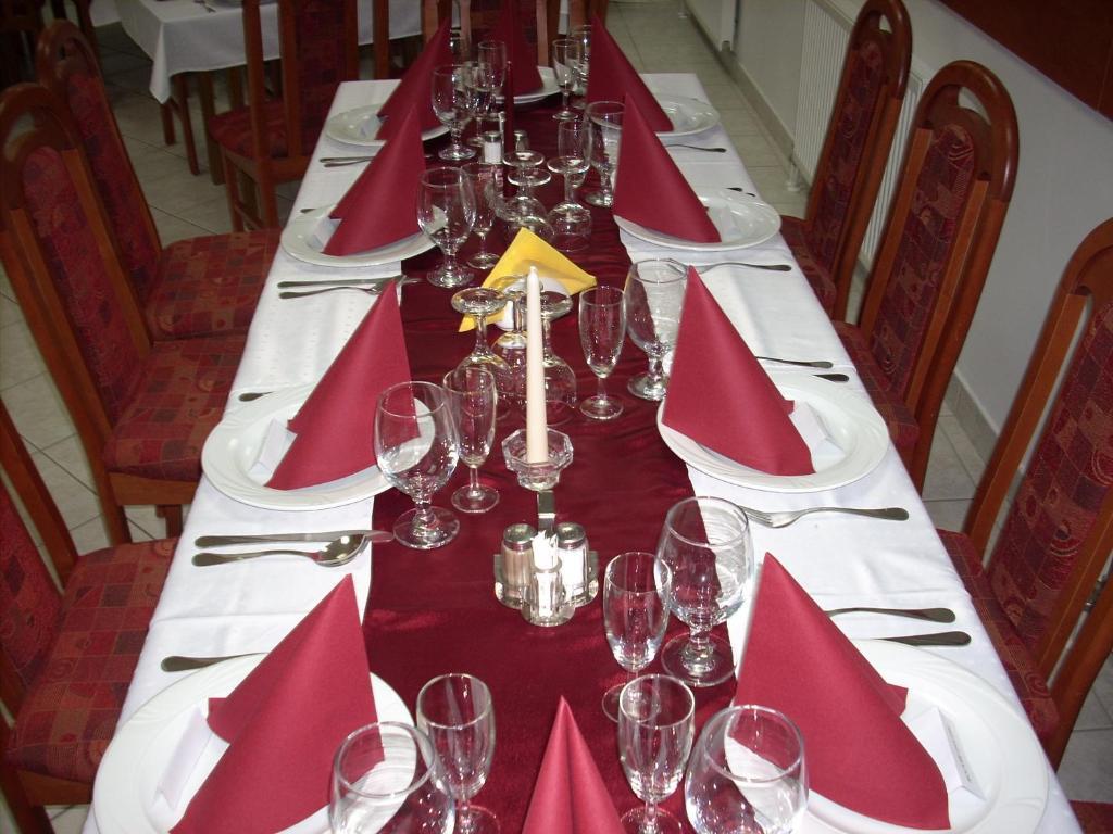 Hajdúszoboszló Hotel Kristaly מראה חיצוני תמונה