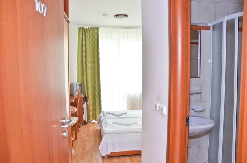 Hajdúszoboszló Hotel Kristaly מראה חיצוני תמונה