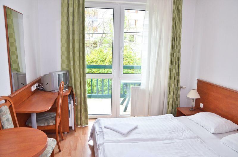 Hajdúszoboszló Hotel Kristaly מראה חיצוני תמונה