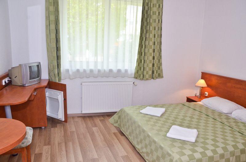 Hajdúszoboszló Hotel Kristaly מראה חיצוני תמונה