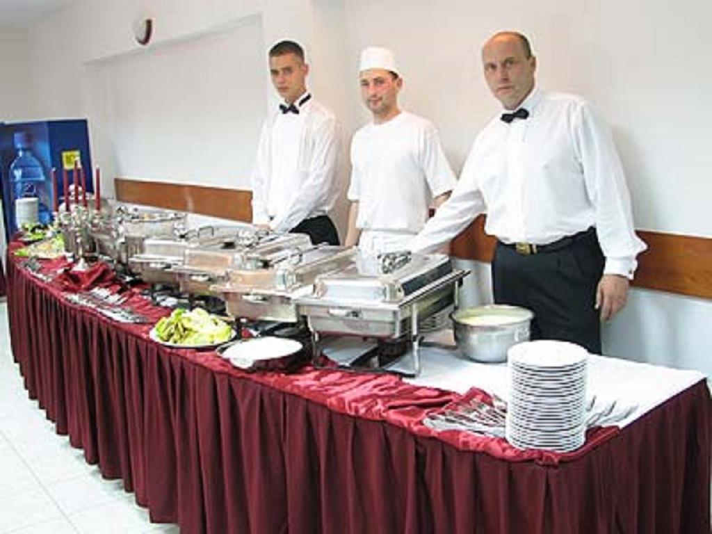 Hajdúszoboszló Hotel Kristaly מראה חיצוני תמונה